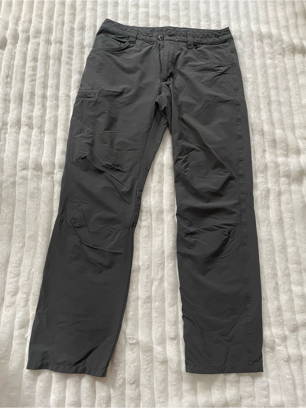 Patagonia Men's Black Cargo Hiking Pants